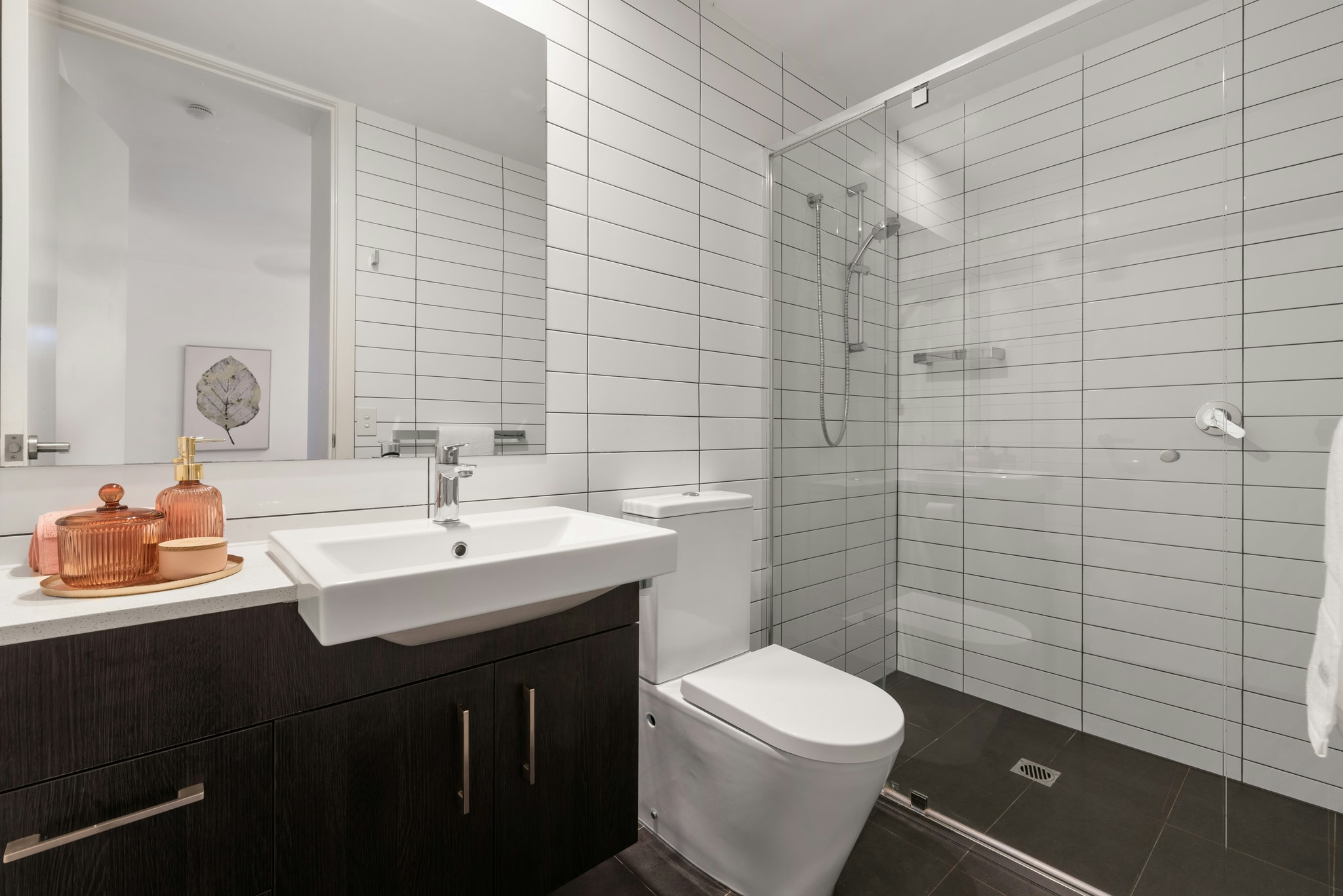 Bathroom — Limescale, mineral build-up and grime cleared from tiles, screen and fittings.
